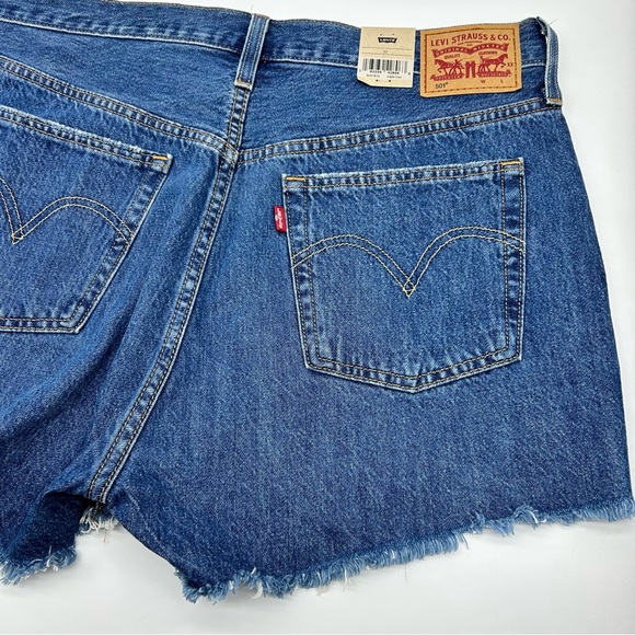 Levi’s Women’s Distressed Blue Denim Shorts Size 32R - Picture 9 of 10